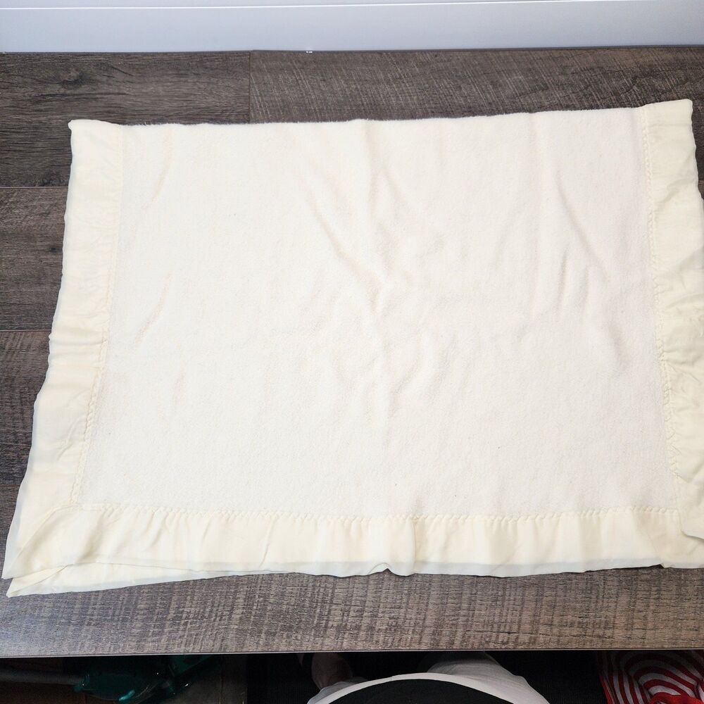 Vintage Beacon Acrylic Baby Blanket Pale Yellow Satin Edge Trim  48" x 34” USA